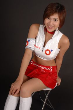 美女杀鸡